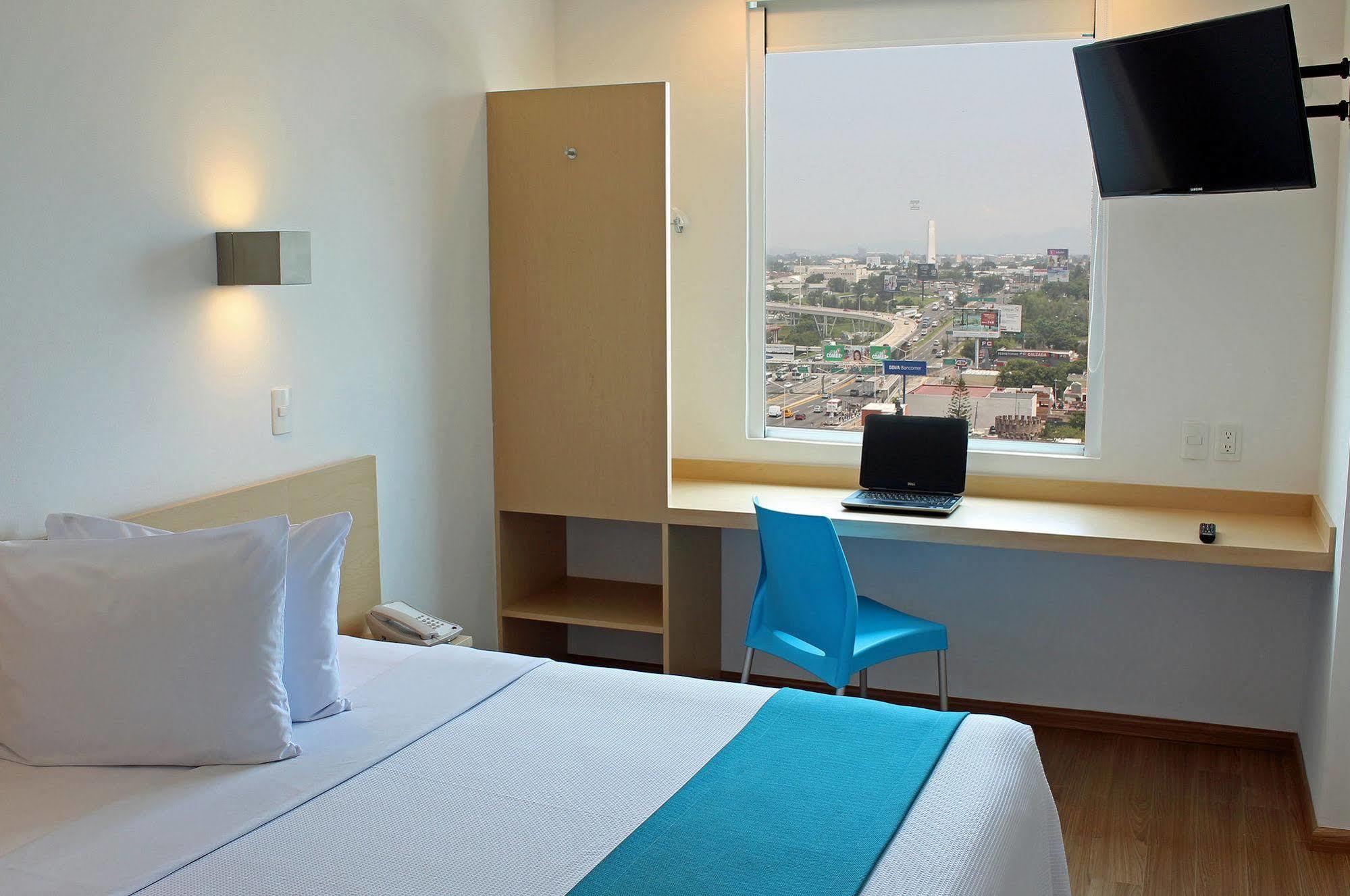 One Poliforum Hotel 3*