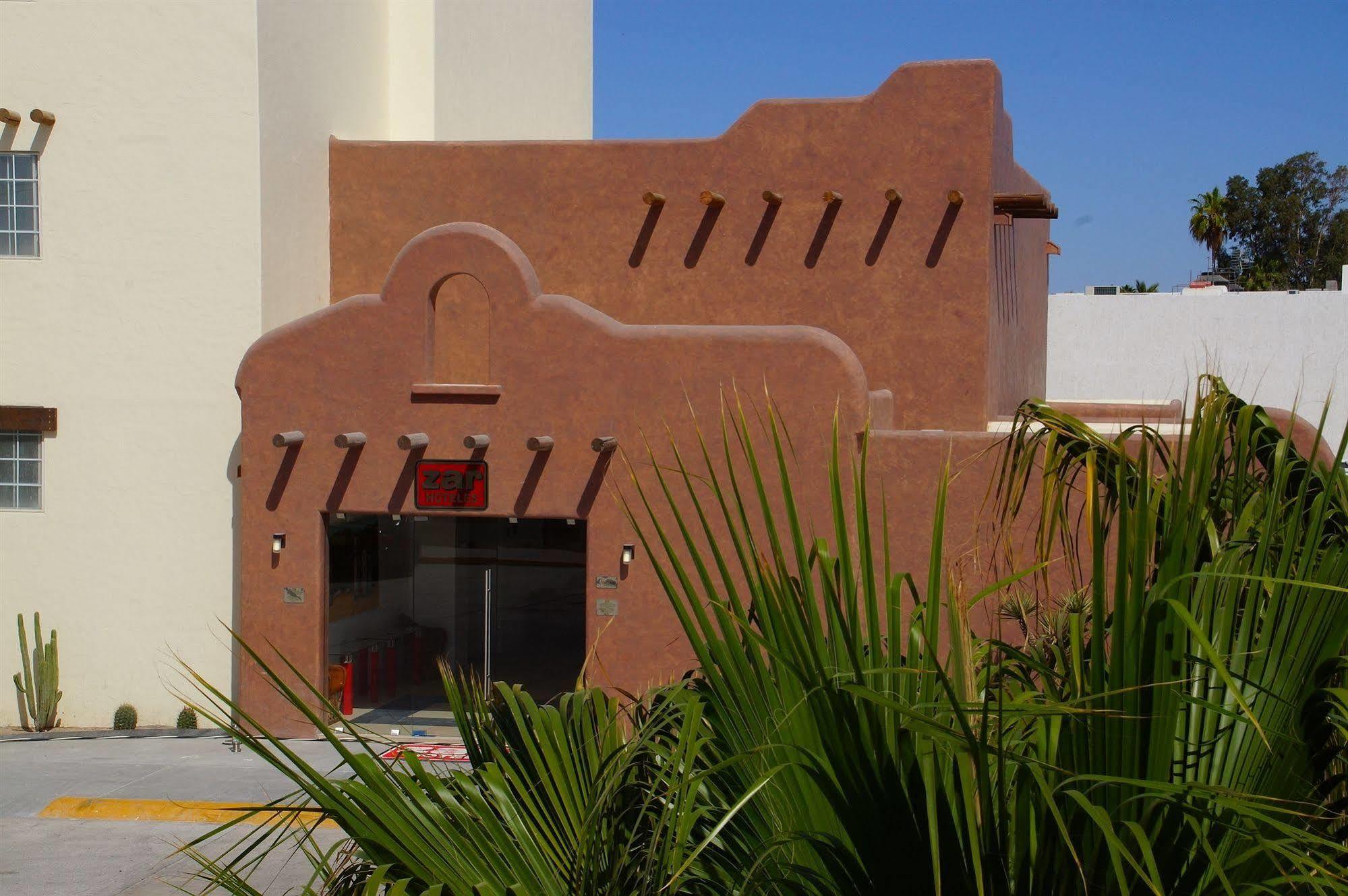 Zar Hotel 3*