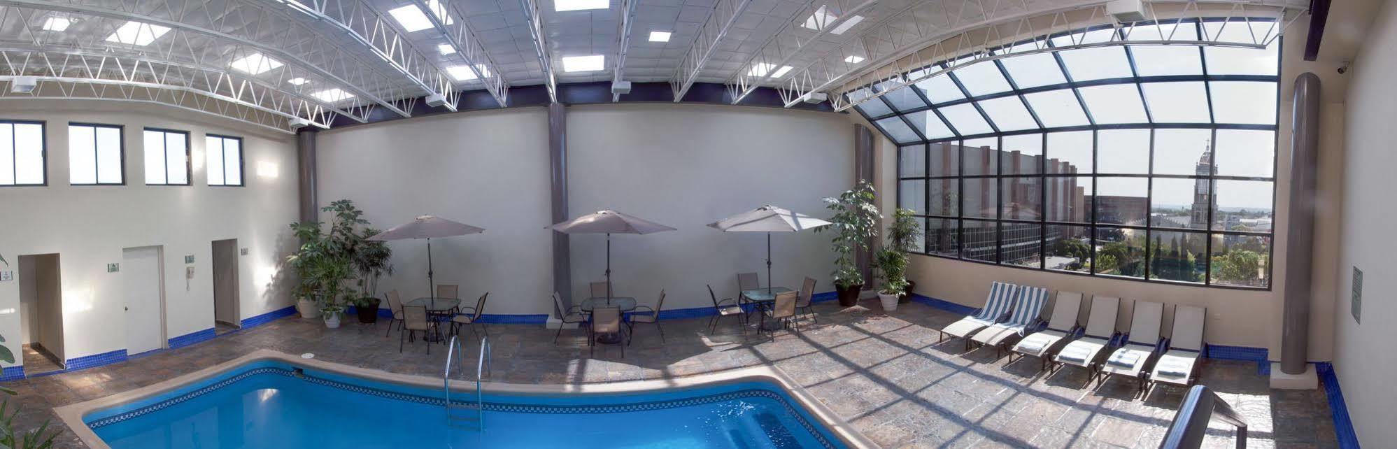 Everest Hotel 4*