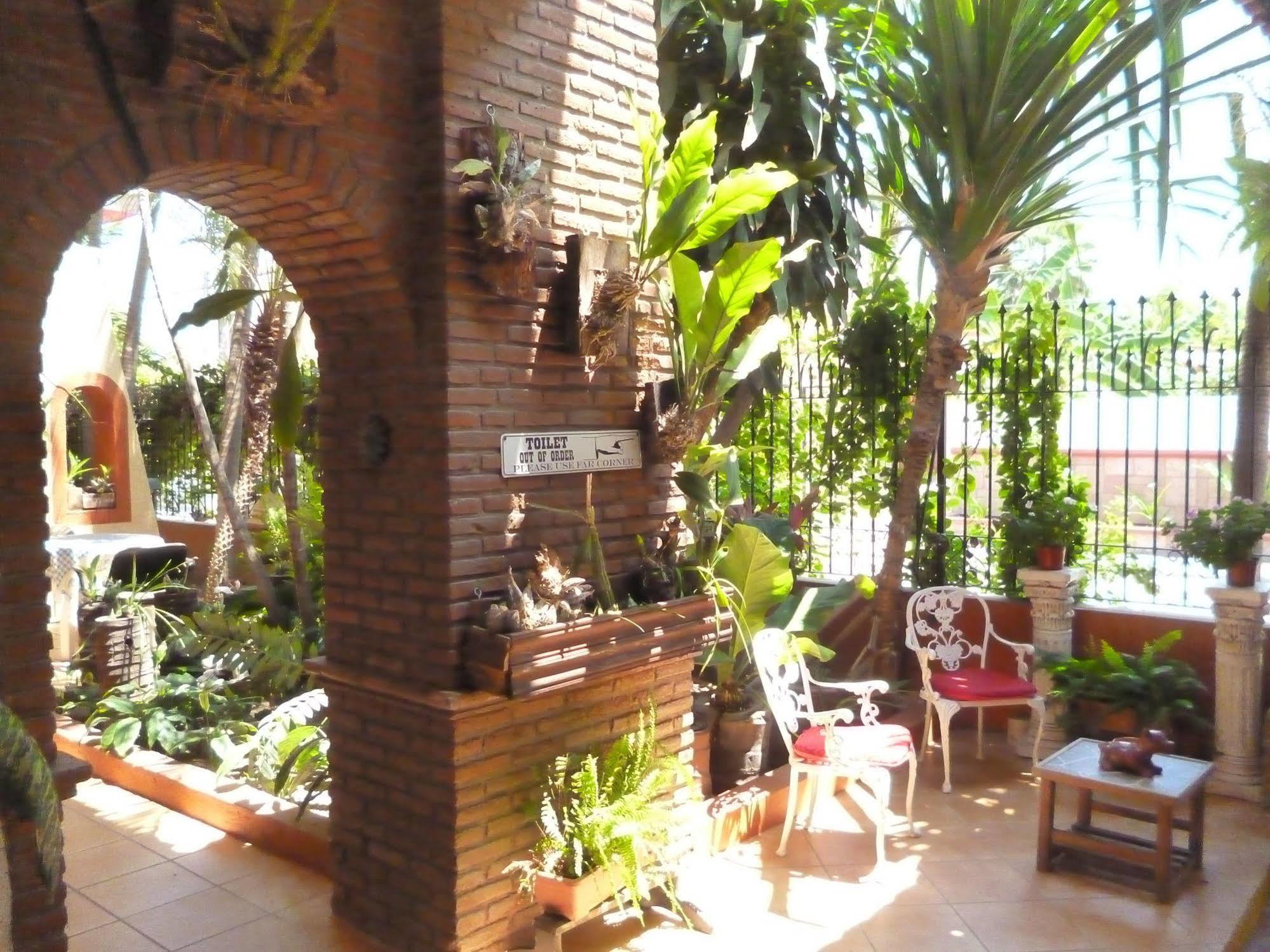 Palmeras Hotel 3*