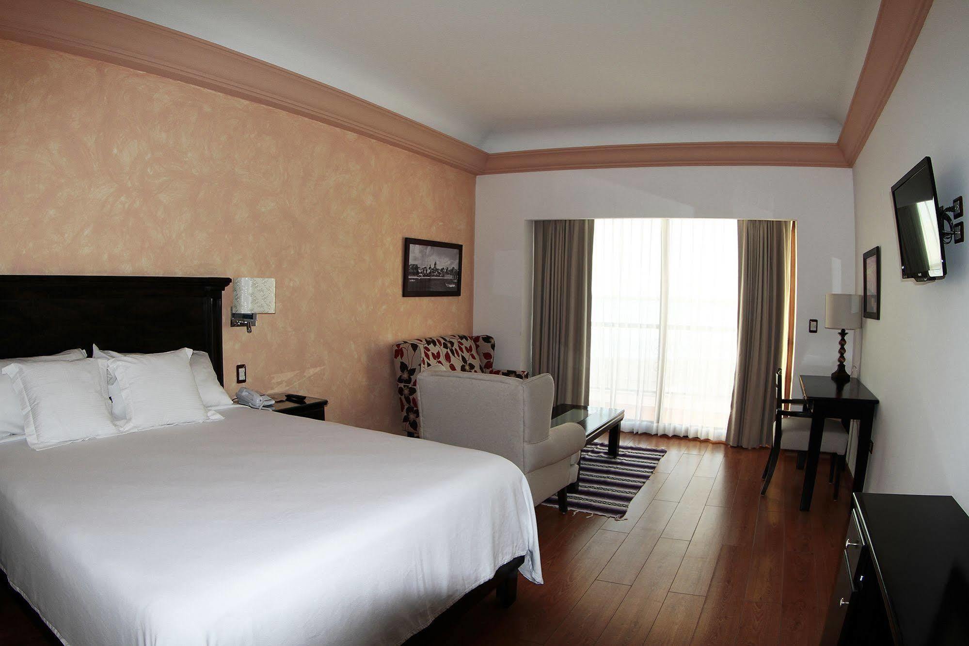 Hotel La & Club