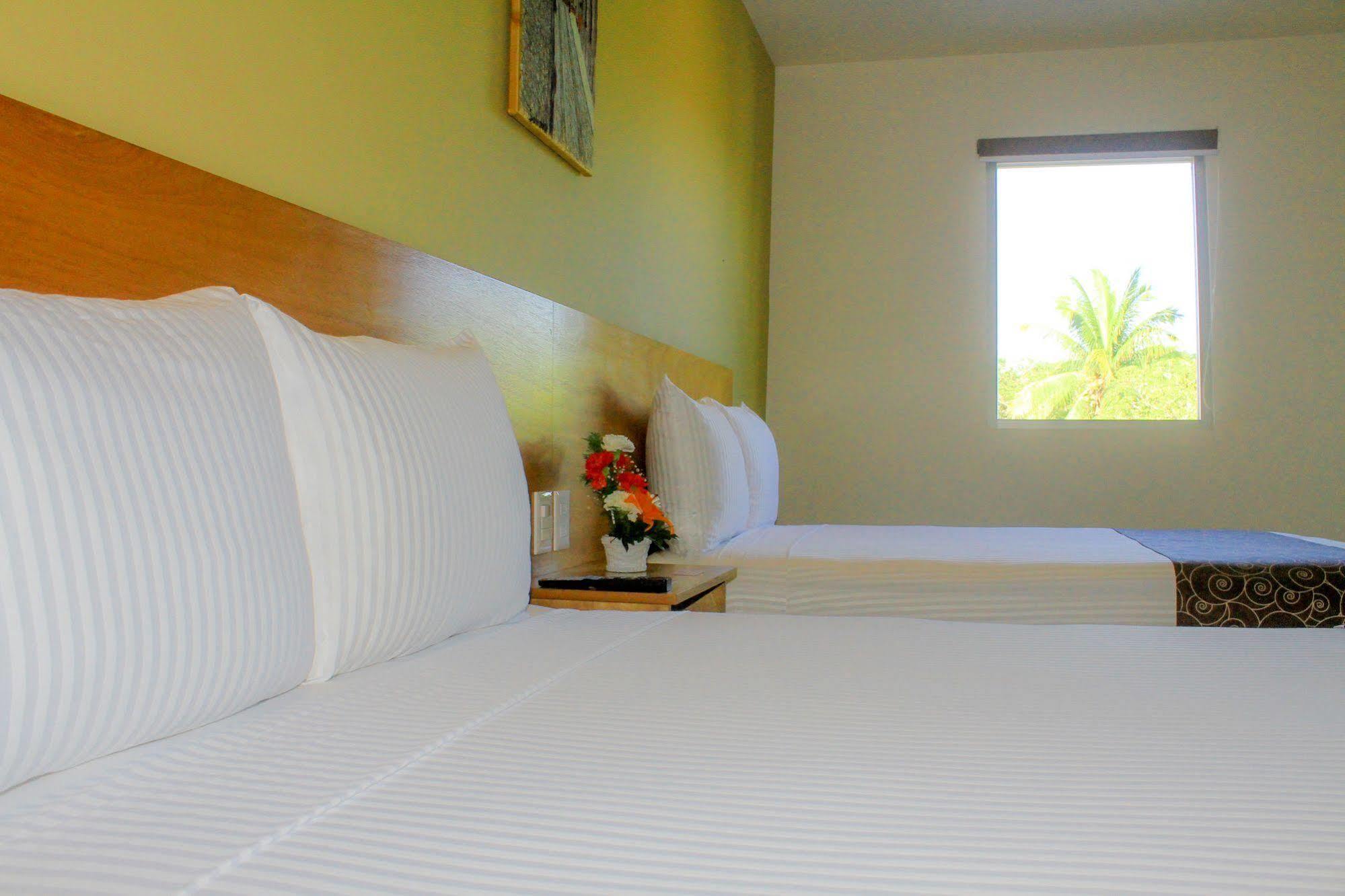 Am Y Plaza Hotel