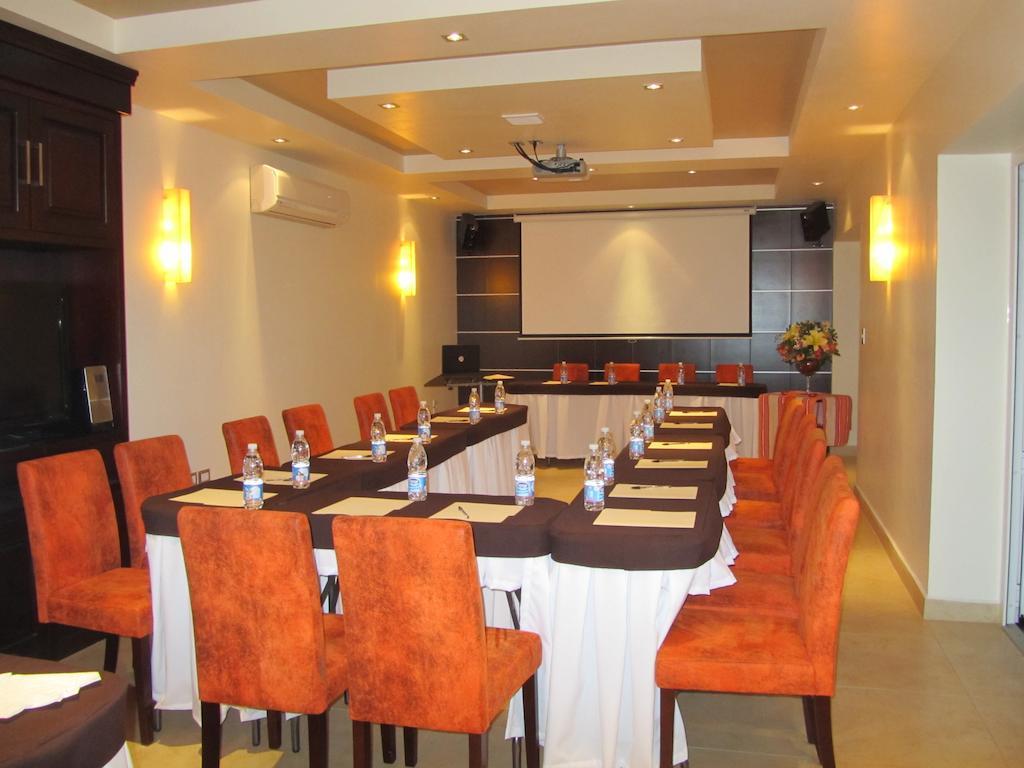 Colonial 3*