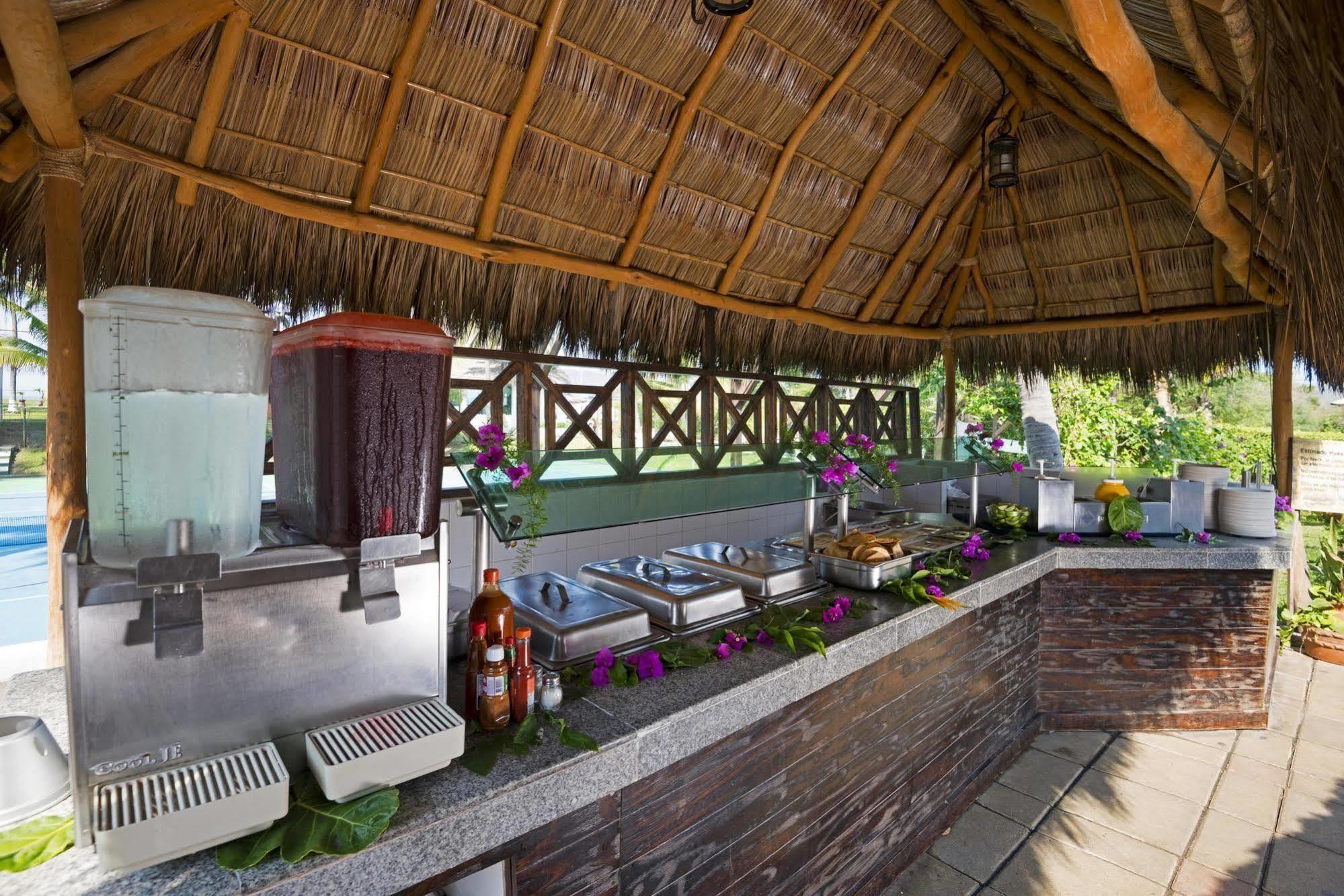 Vista Playa De Oro Resort 4*