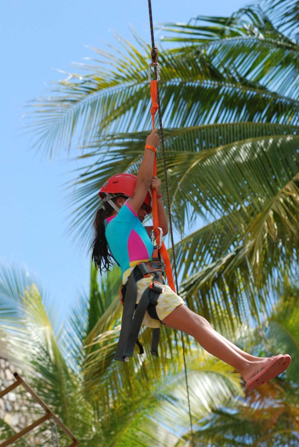 Vista Playa De Oro Resort 4*