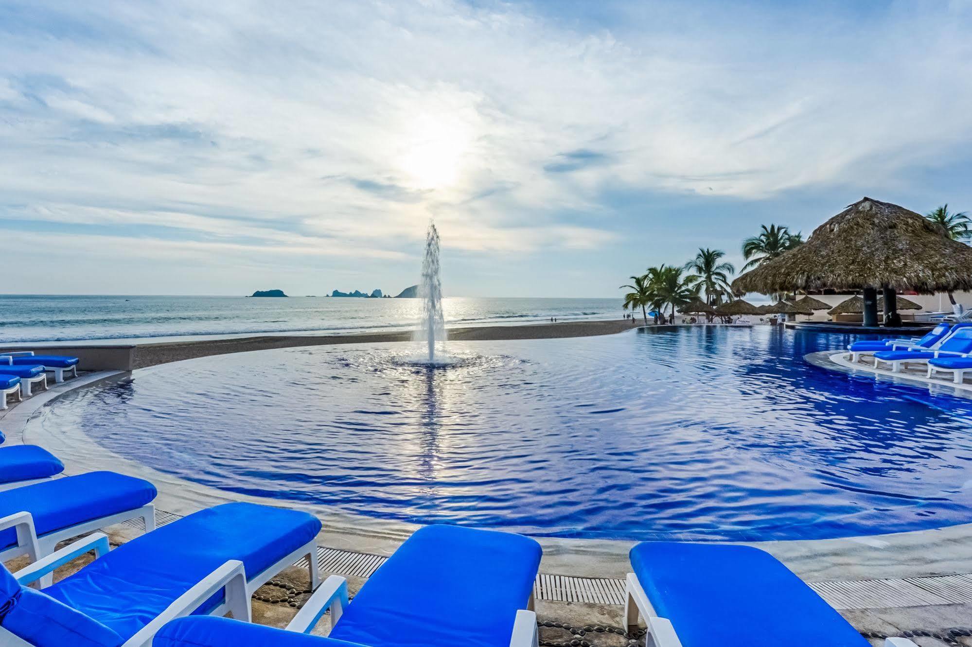 Real Ixtapa Hotel 4*