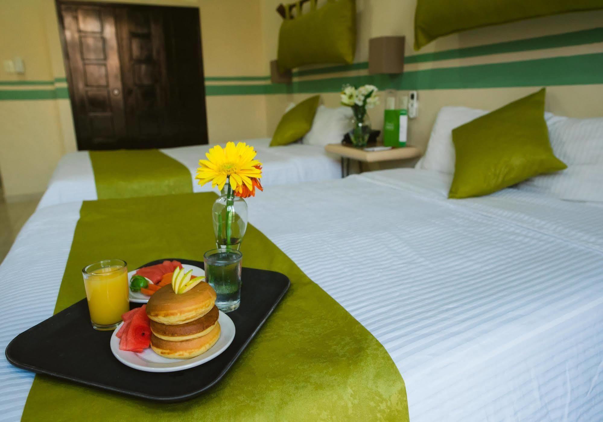 Hotel Mision 3*