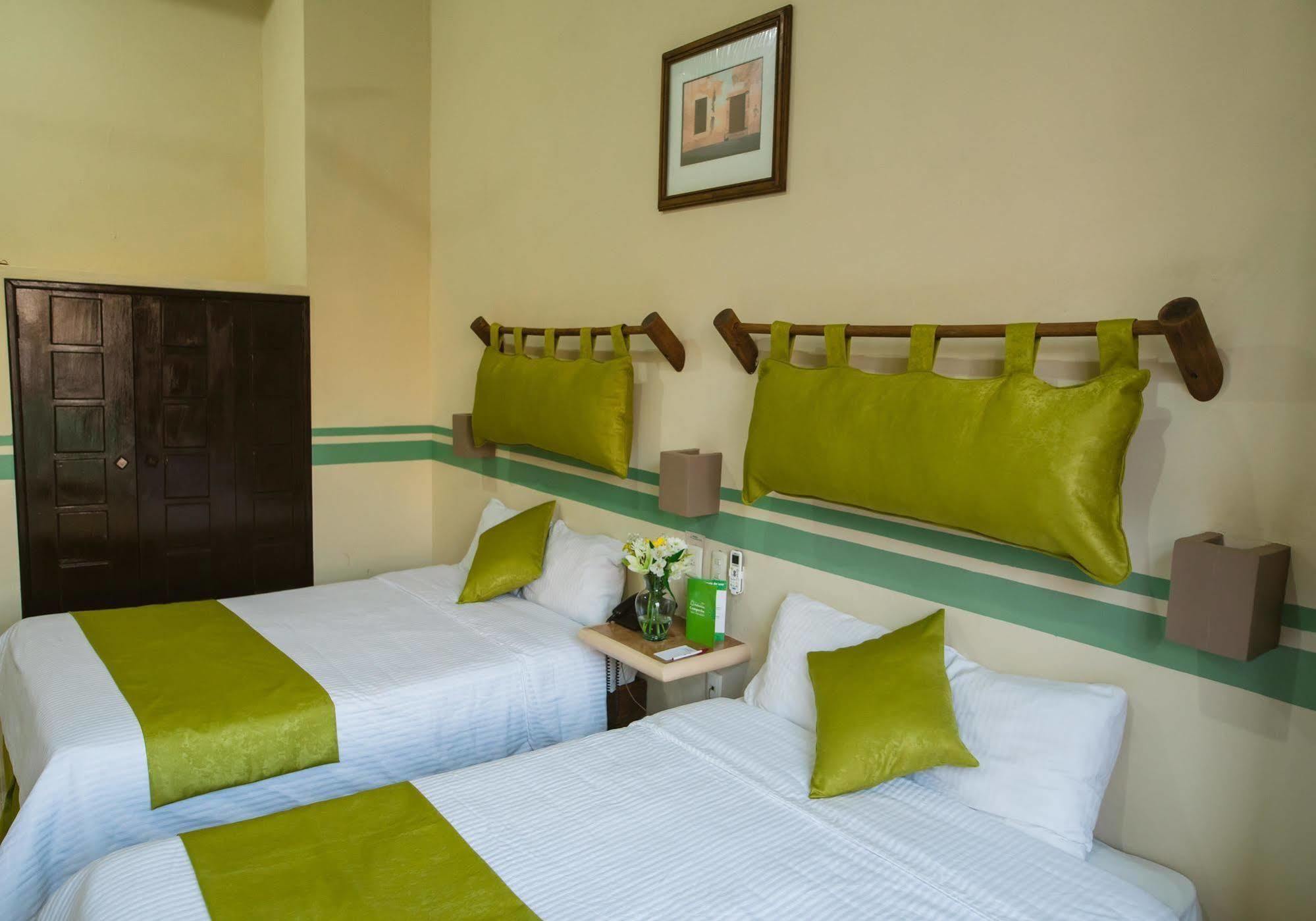 Hotel Mision