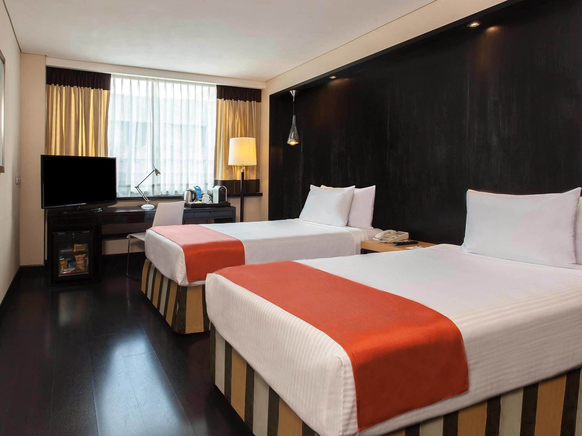 Nh Collection Centro Historico Hotel 4*