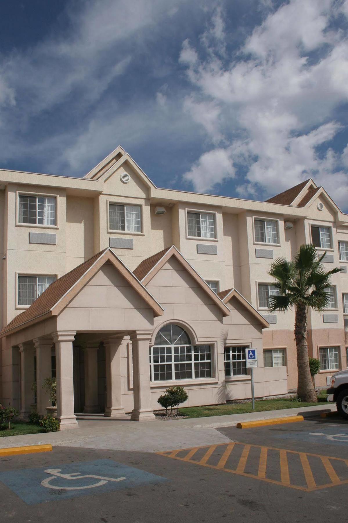 Hotel Microtel & By Wyndham