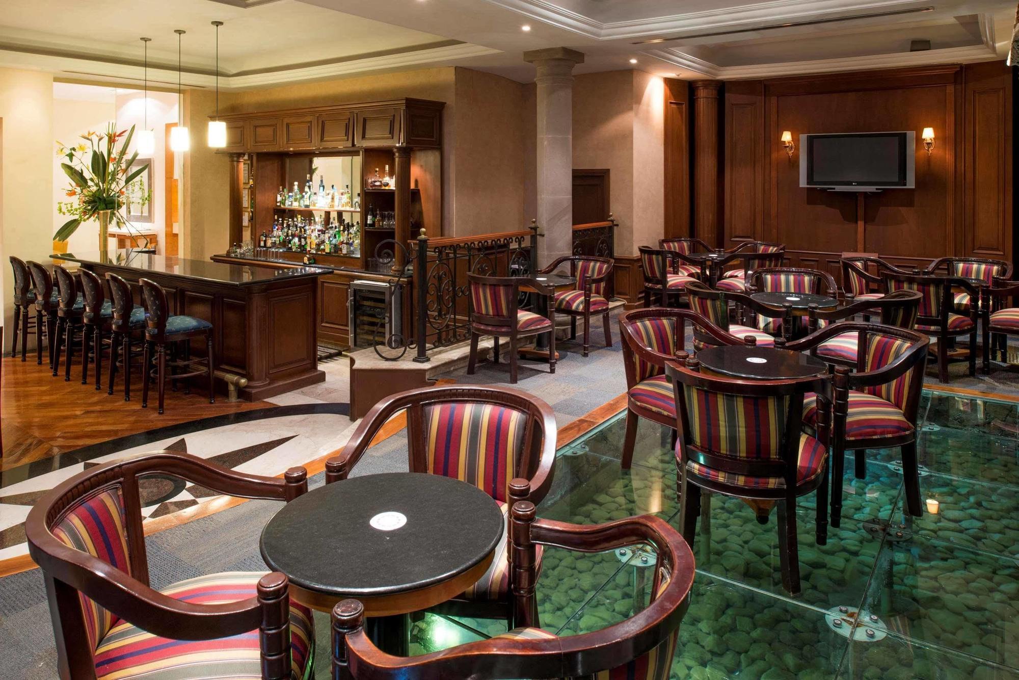Camino Real Hotel