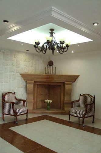 Ciros Hotel