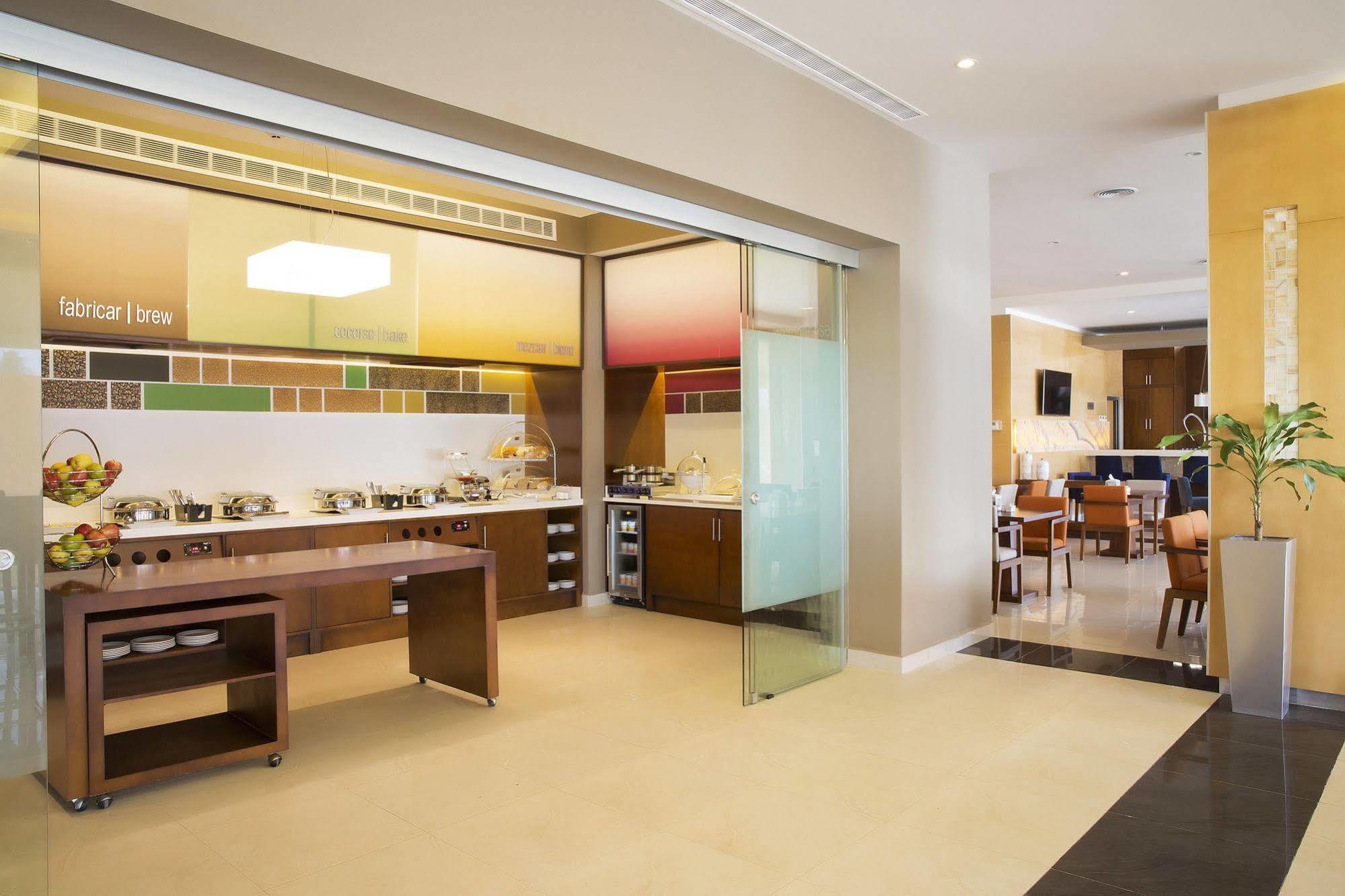 Hampton & By Hilton Hotel Paraiso