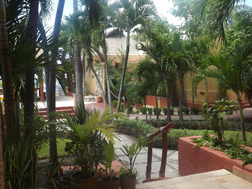 Nautibeach Front In North Isla Mujeres
