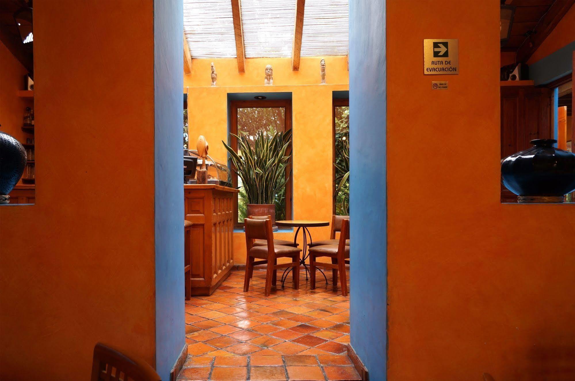 El Paraiso Hotel