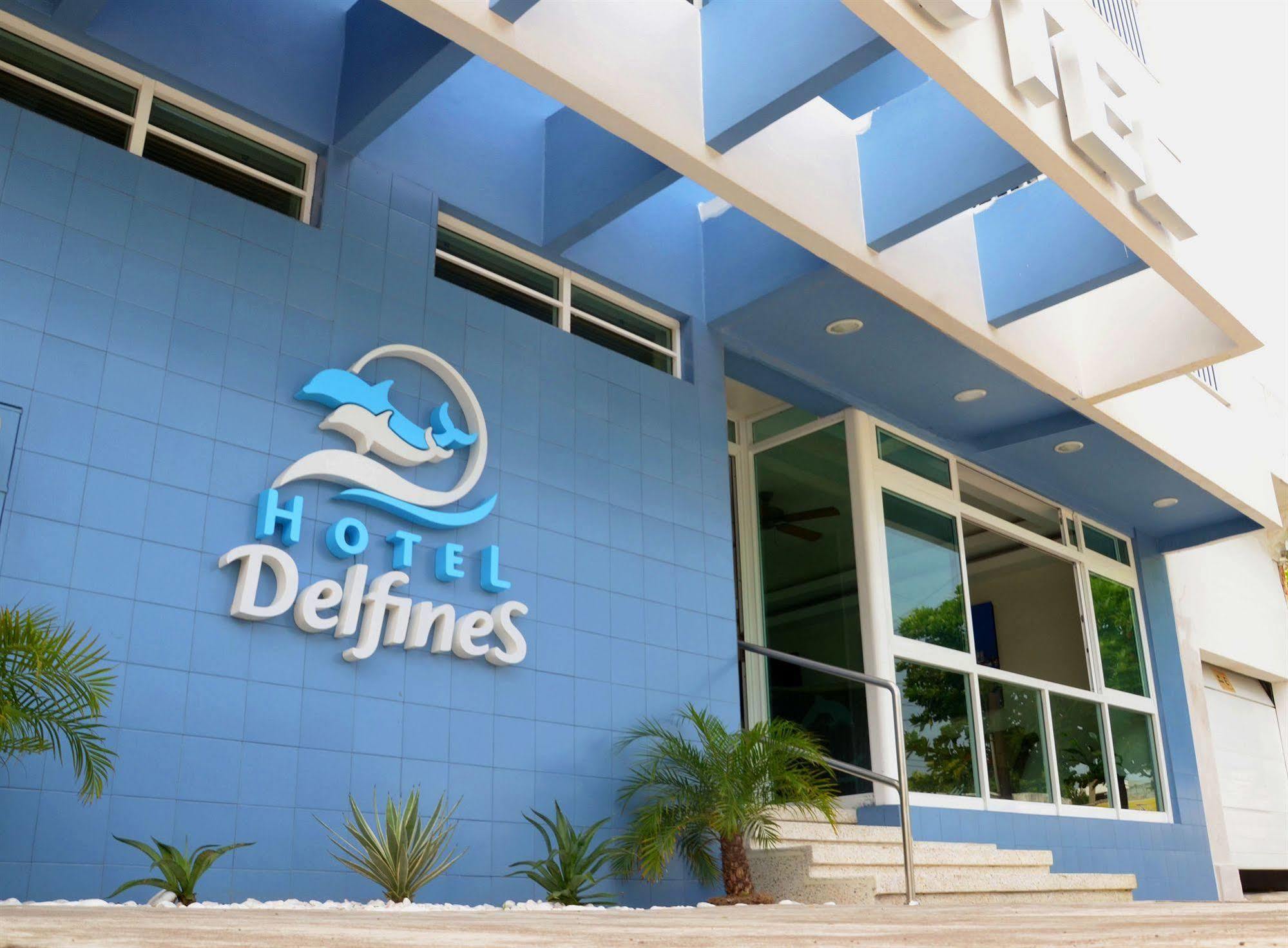 Delfines - A 2 Calles Del Acuario