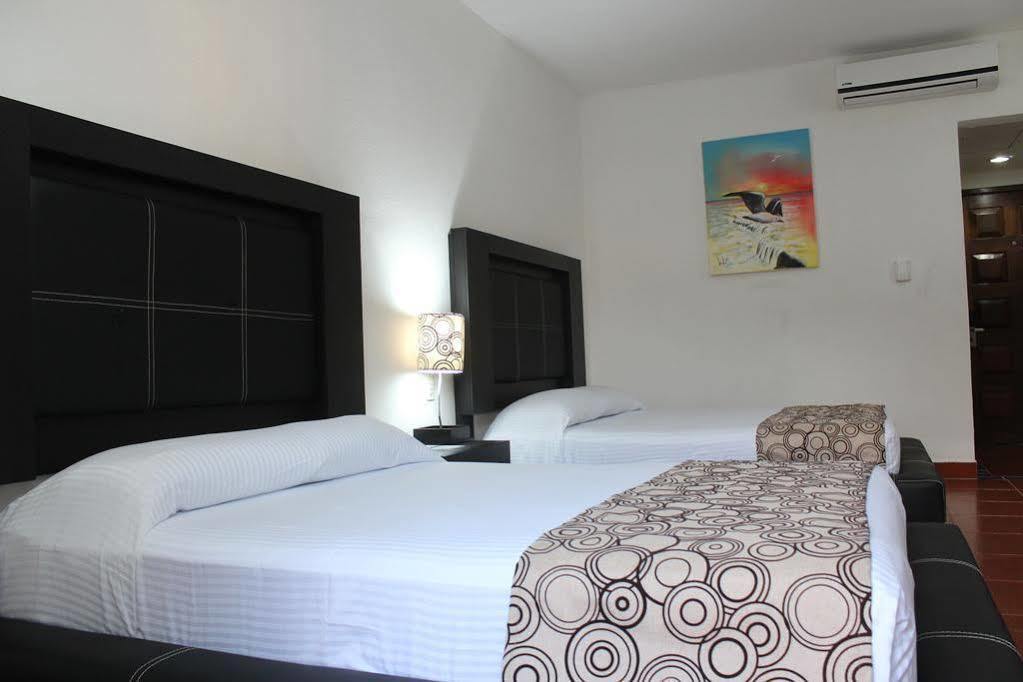 Hotel Santa Cruz Huatulco 4*