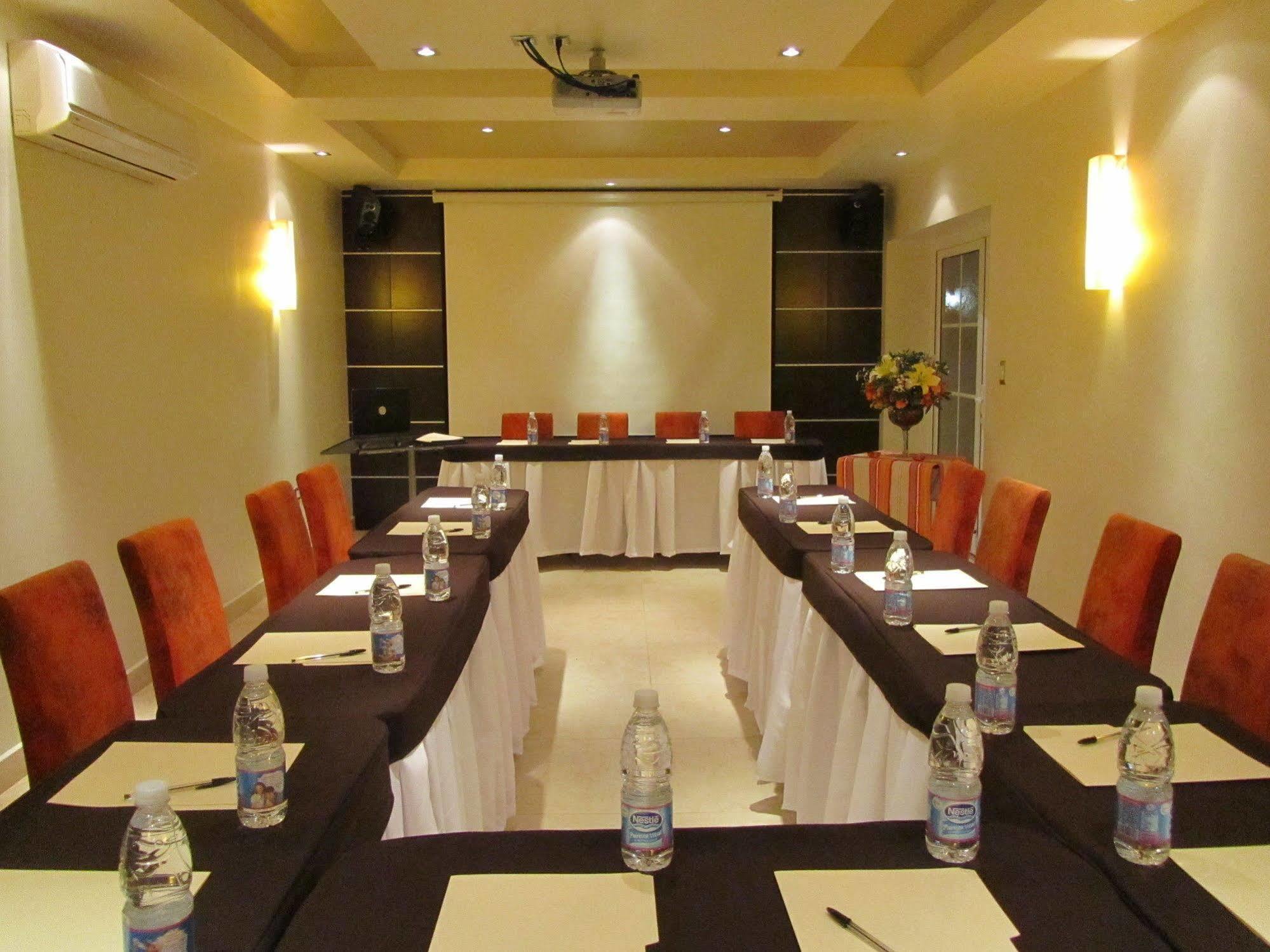 Colonial 3*