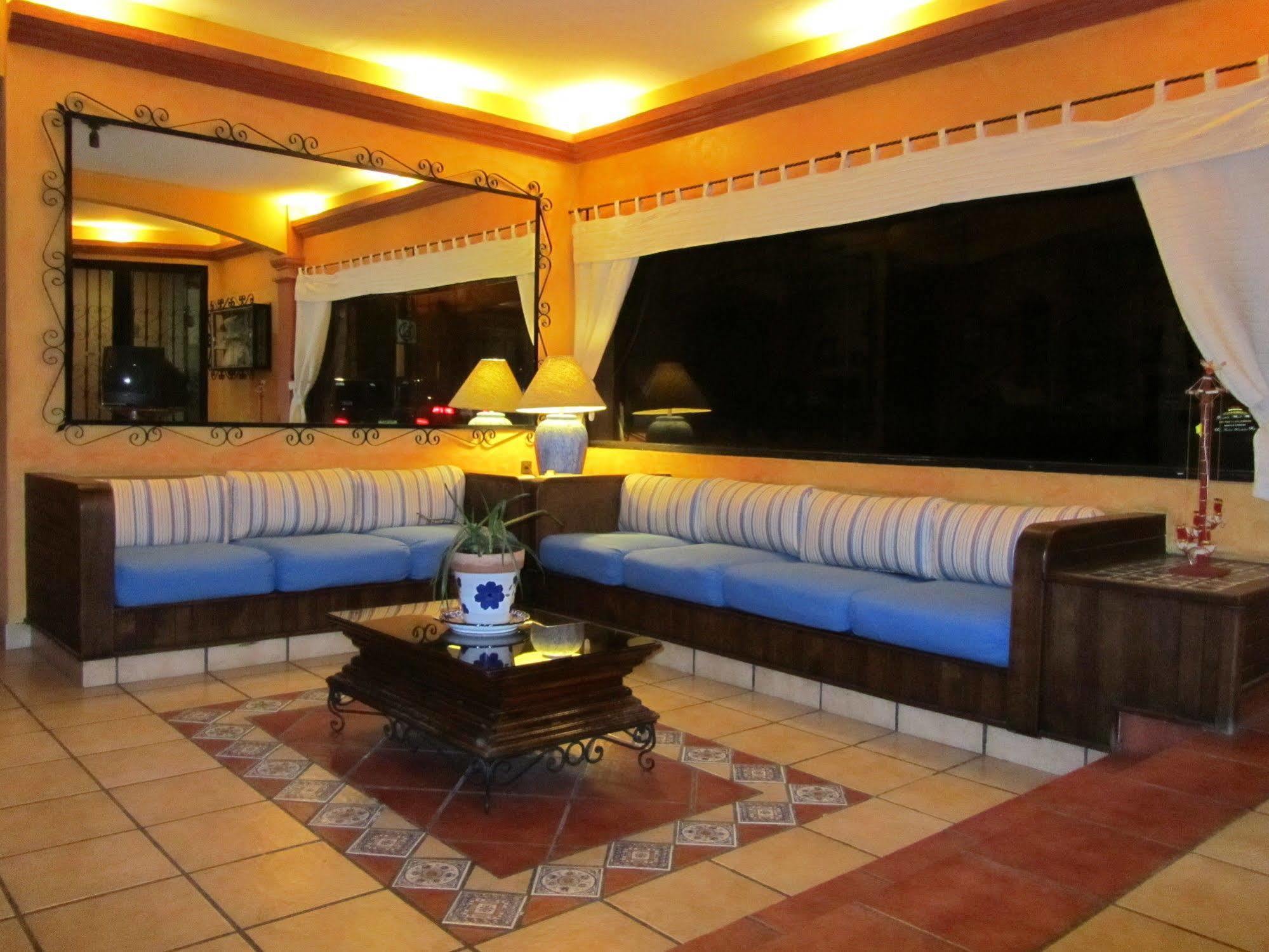 Colonial Hotel 3*