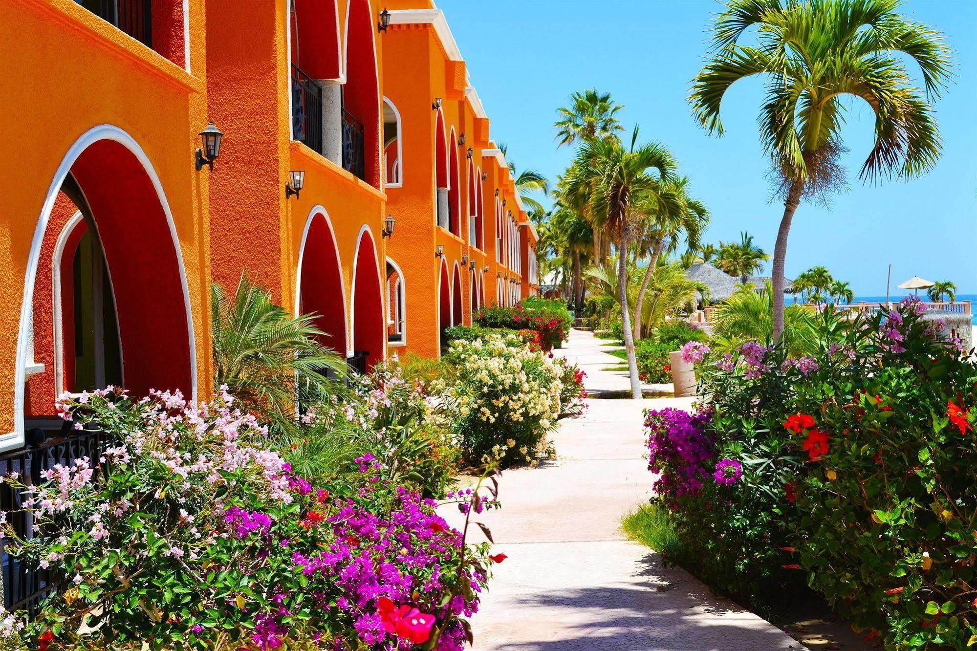 Palmas De Cortez Resort