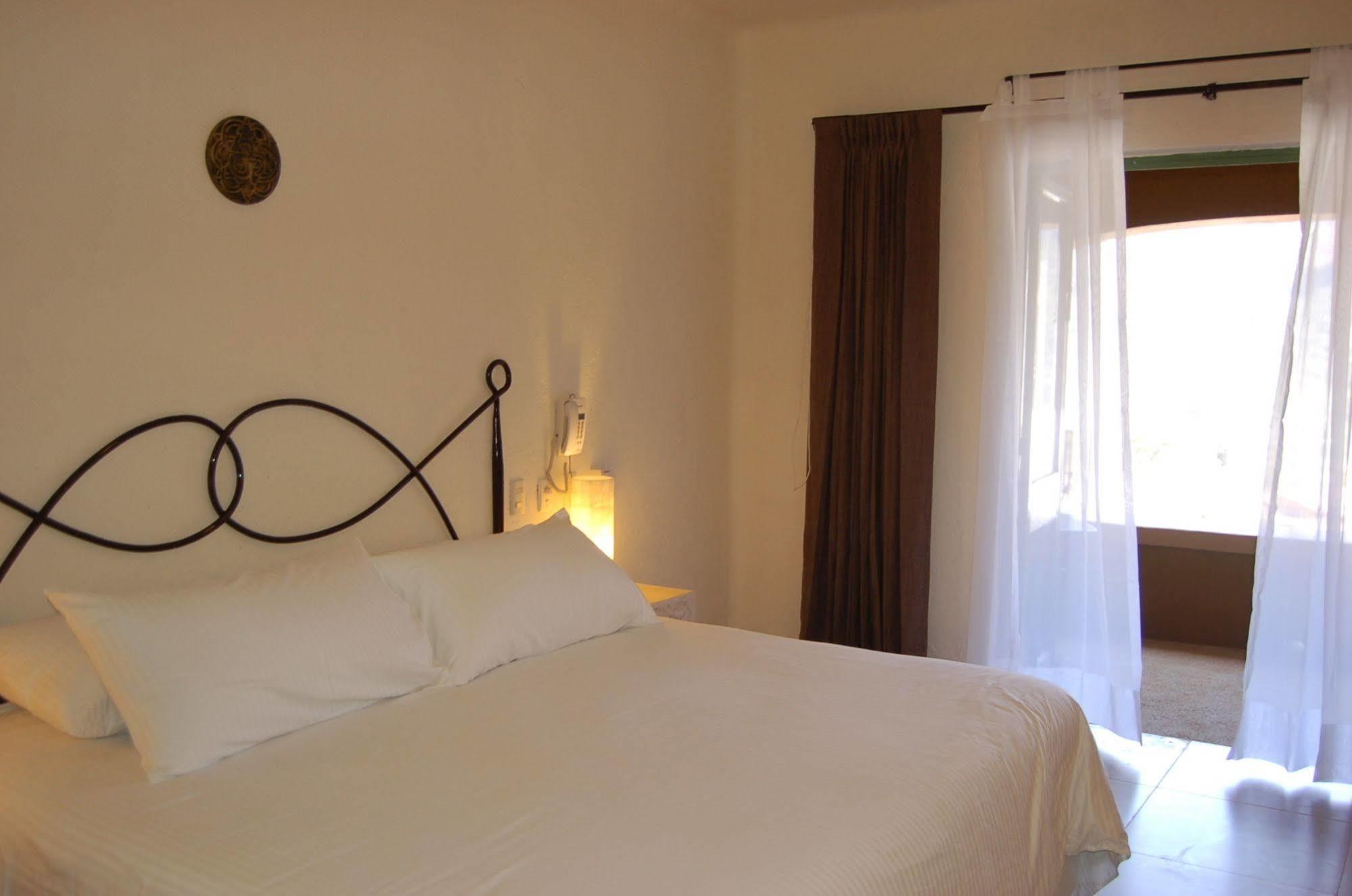 De La Luz - Holistic Hotel