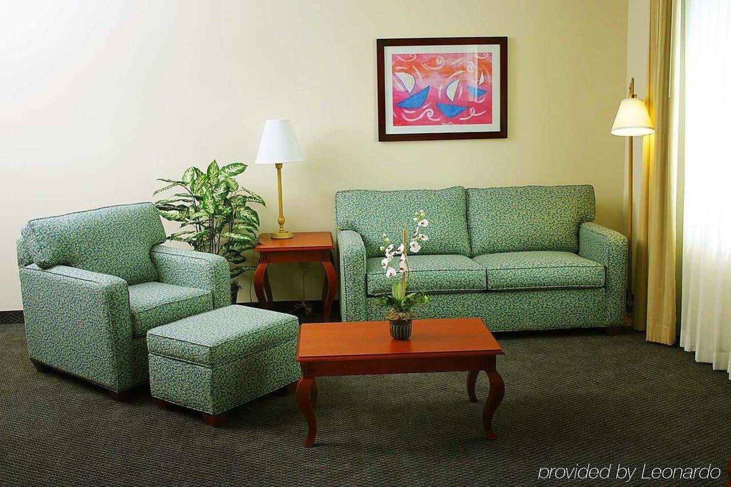 Hampton Airport 3* Tampico
