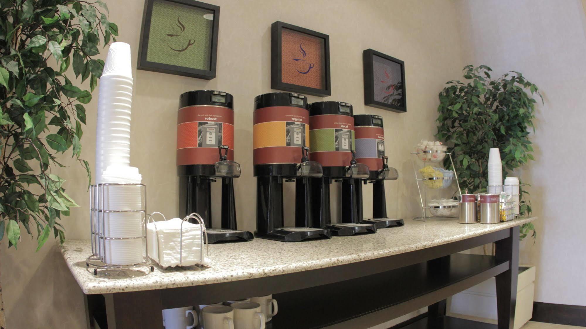 Hampton Airport-galerias Hotel 4*