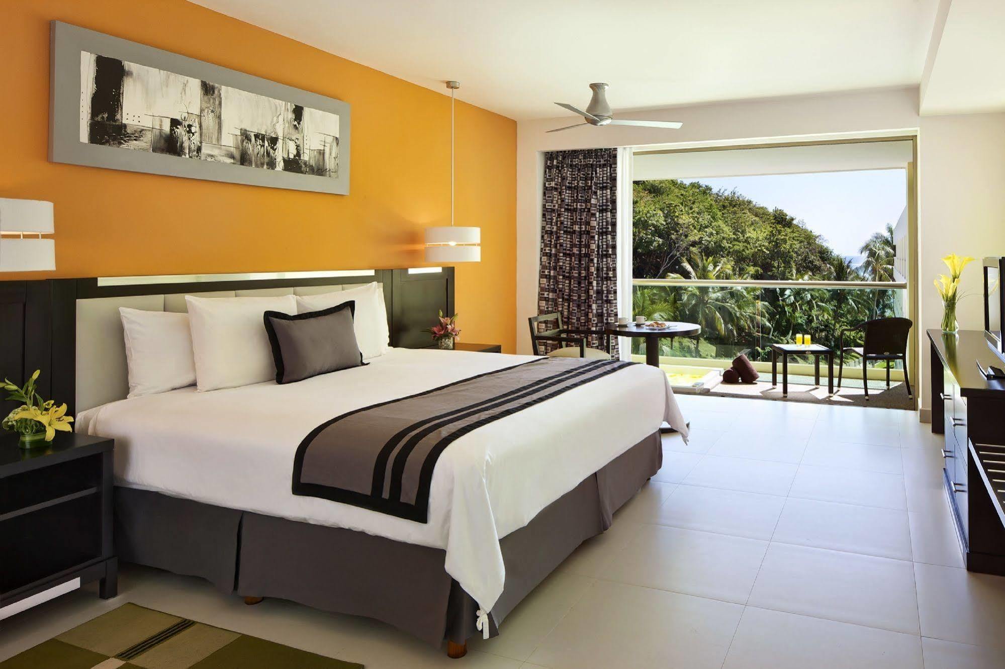 Dreams Huatulco & Resort