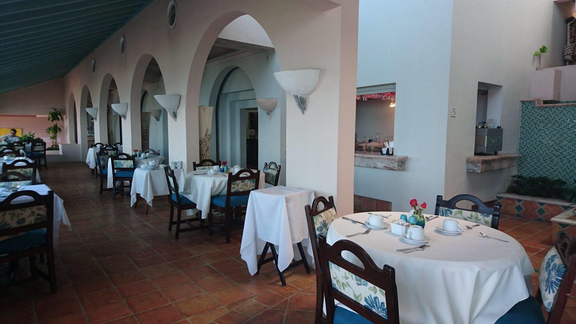 Rosas & Hotel 4*