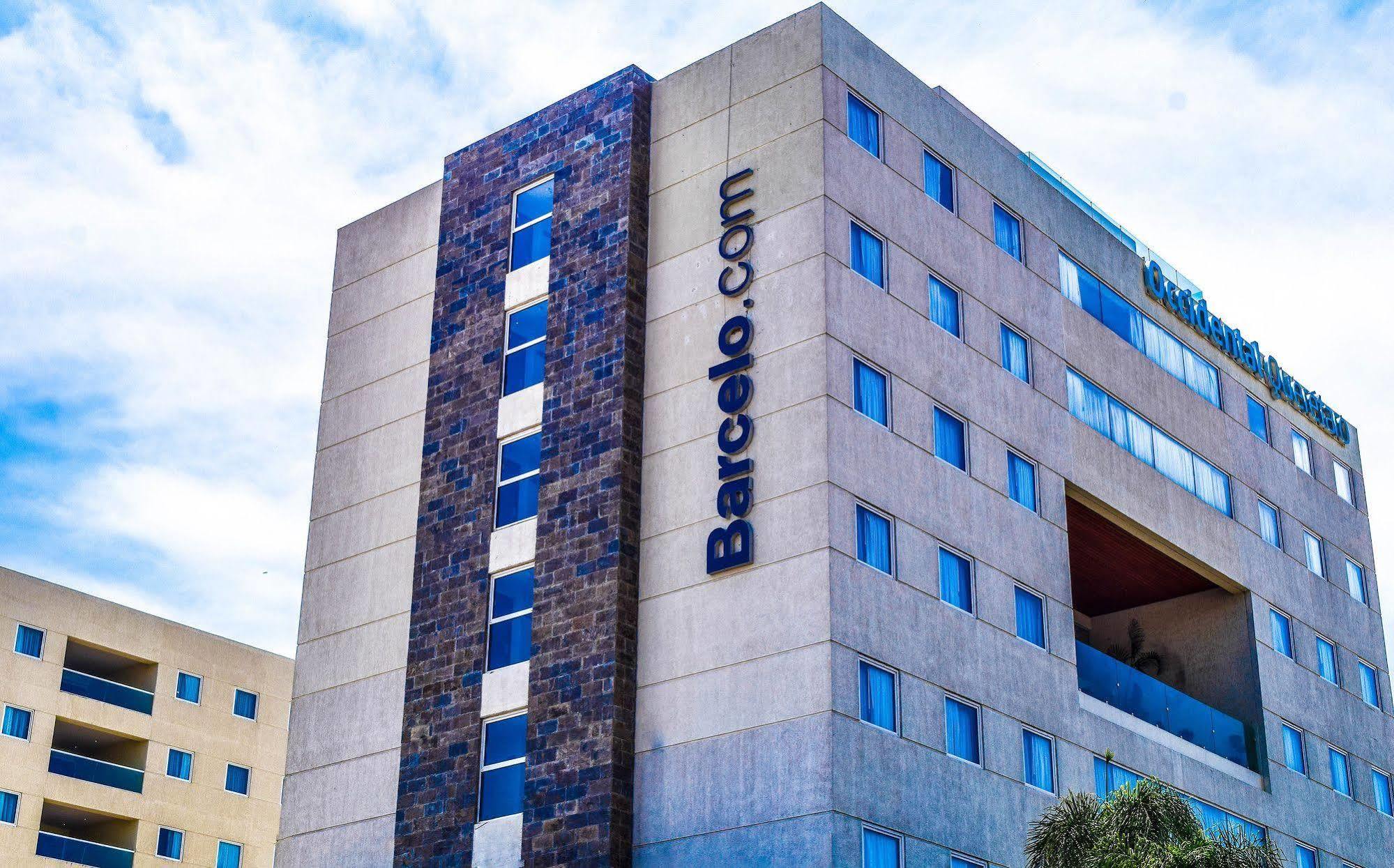 Western Crown Victoria 4* Queretaro