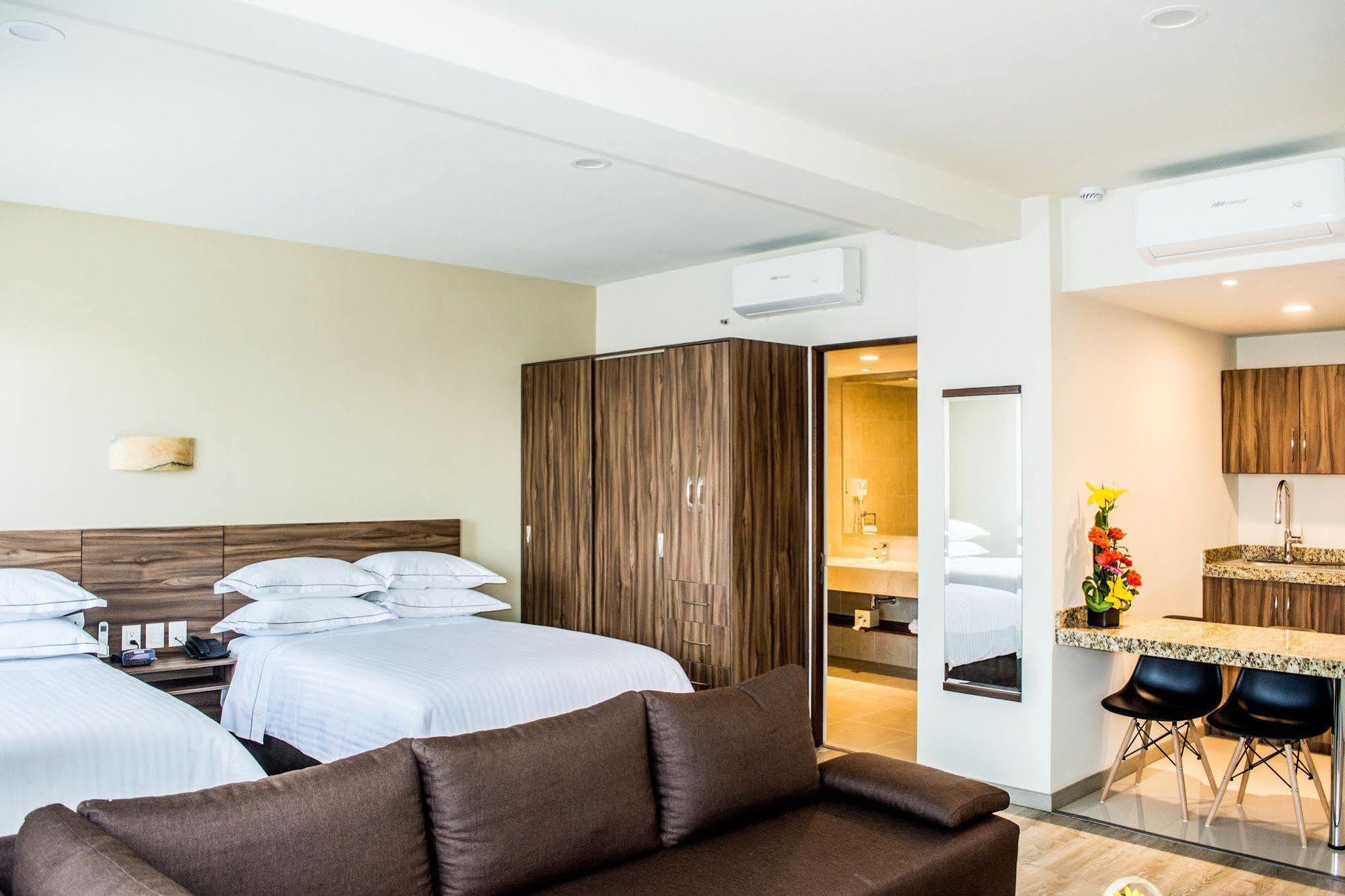 Hotel Western Crown Victoria Queretaro