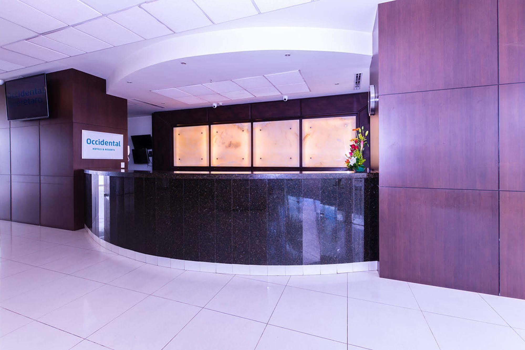 Hotel Western Crown Victoria 4*