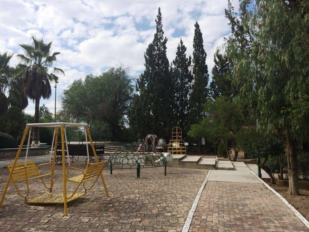 La Fuente, Hotel