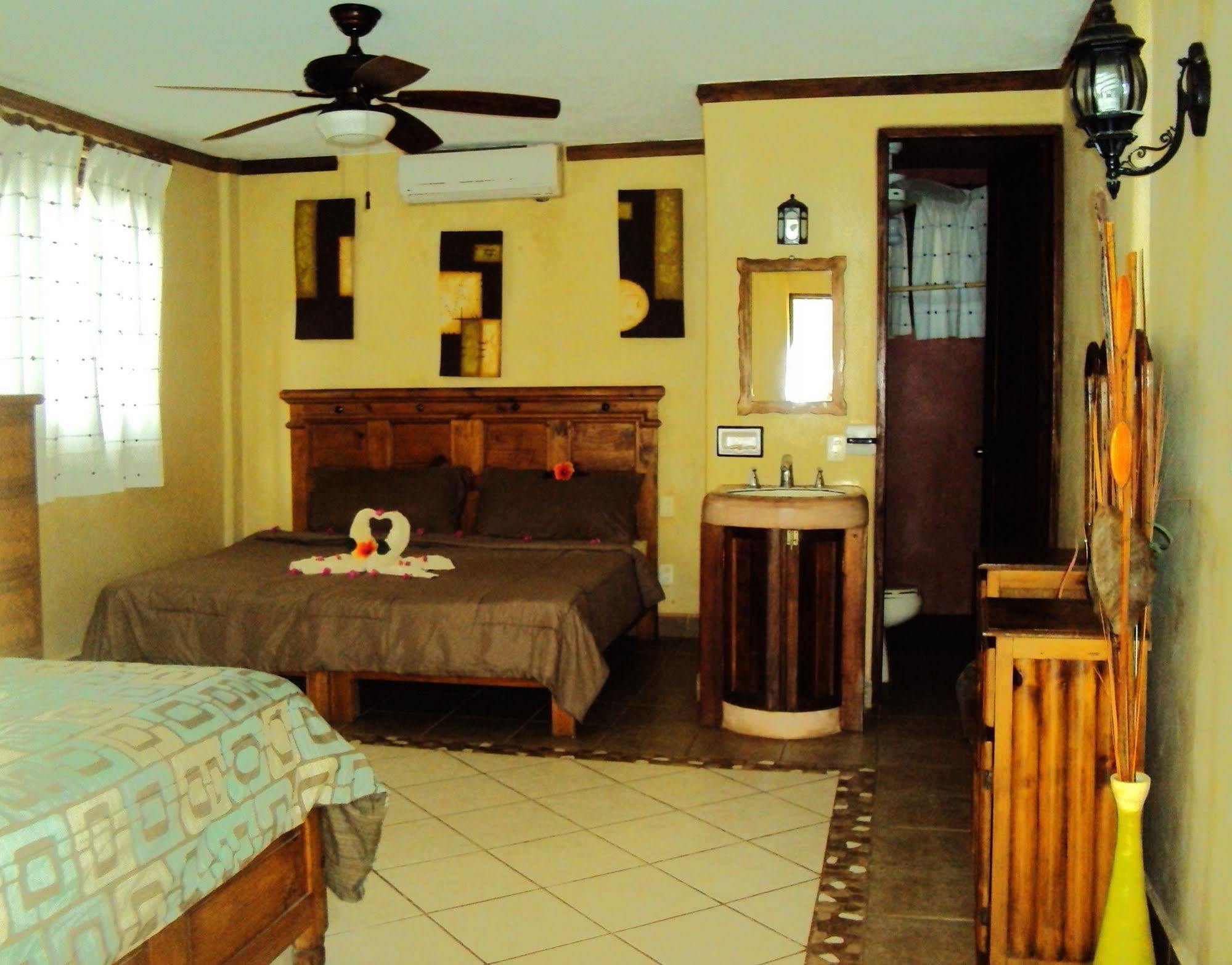 Tronco Bay Hotel Troncones