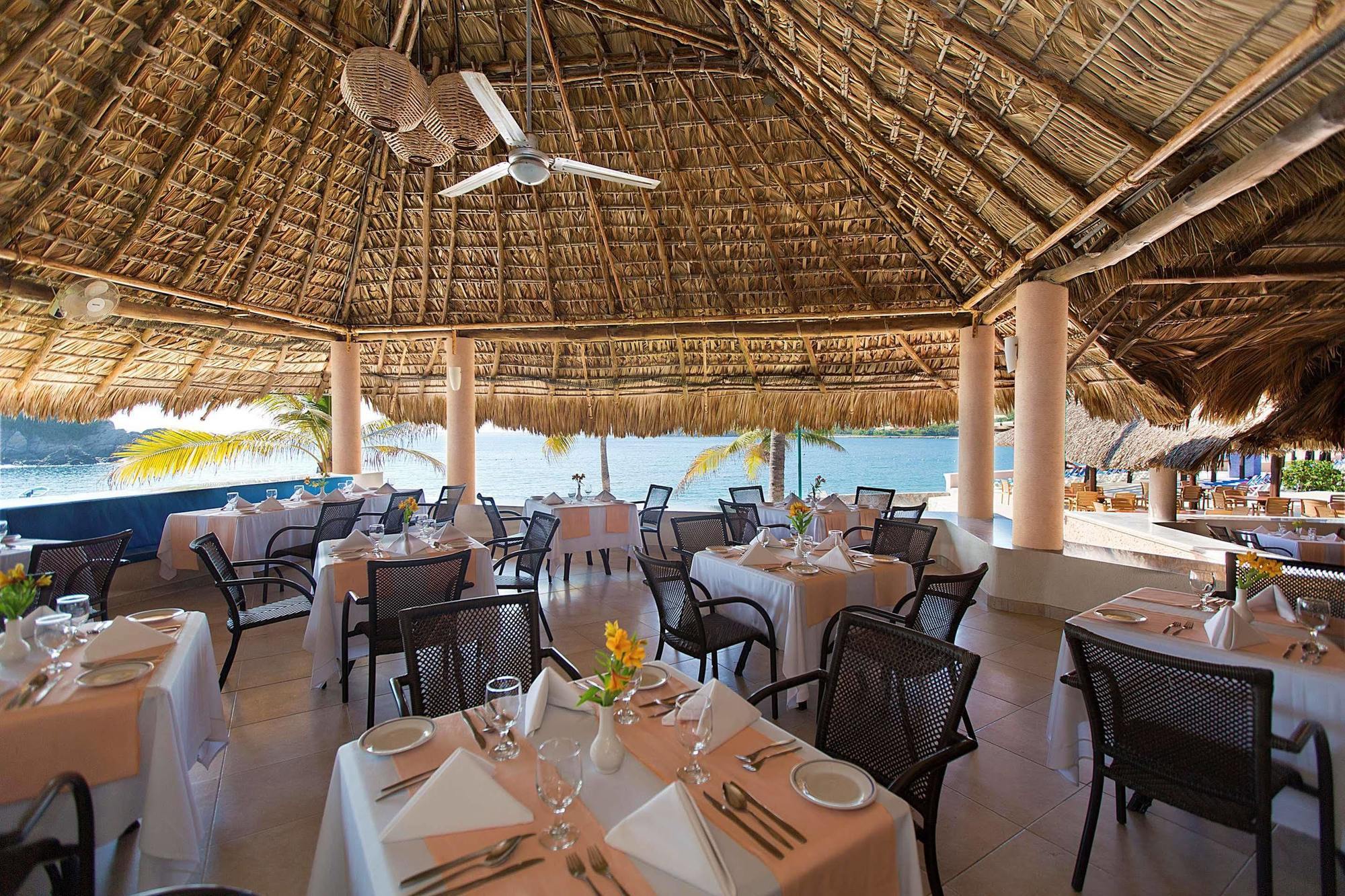 Huatulco By Ihg Resort 4*