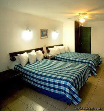 Lorencillo Miramar Hotel