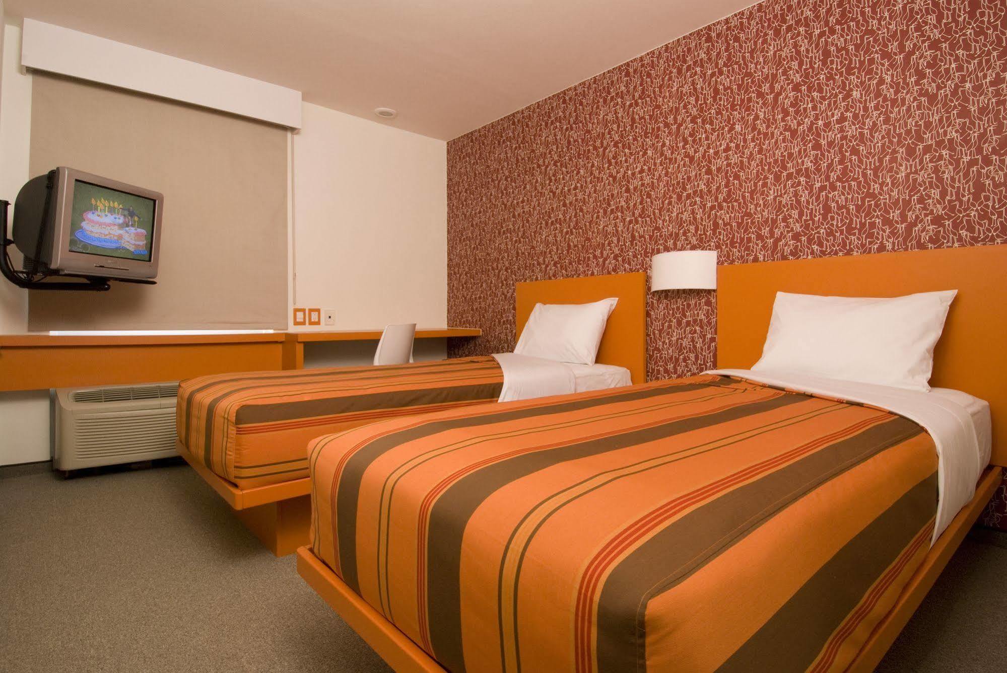 Express Junior By Marriott Aeropuerto 3* Toluca