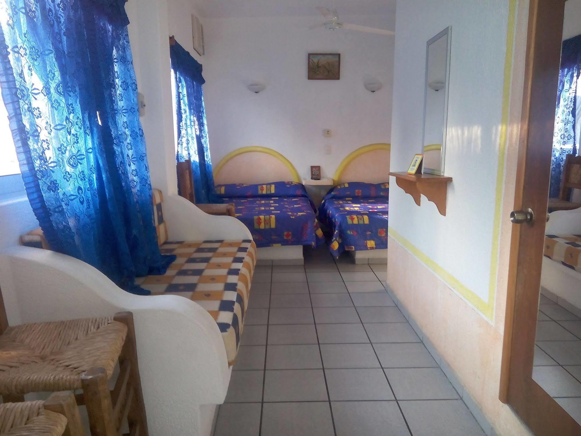 Sarabi 3* Barra de Navidad