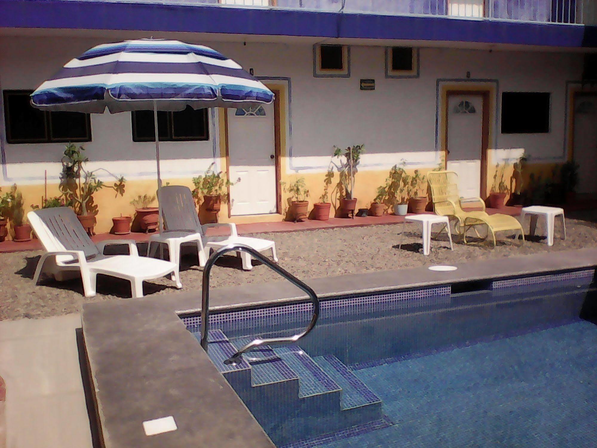 Hotel Sarabi Barra de Navidad