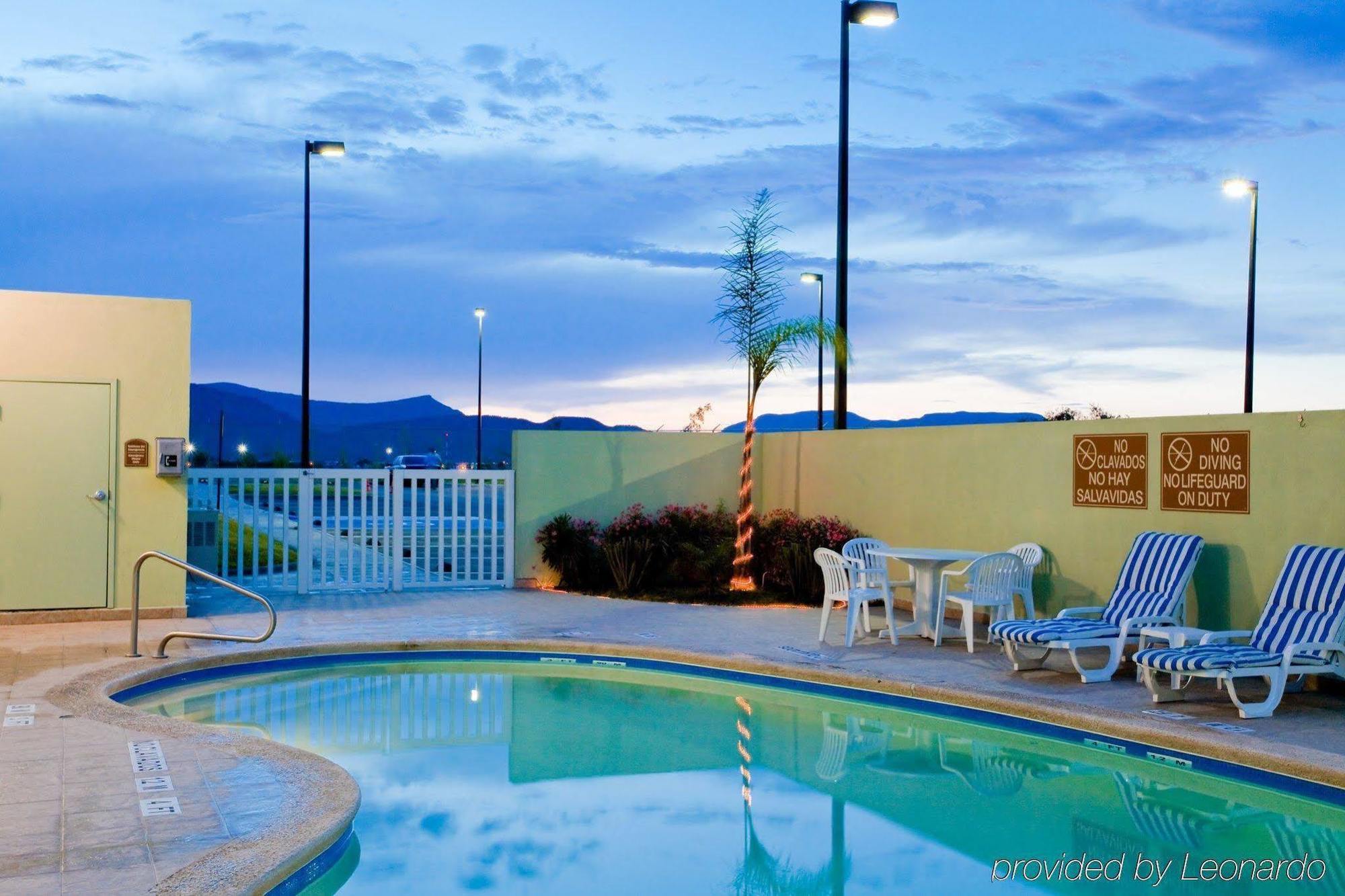 Hotel Express Zona Aeropuerto By Ihg Saltillo