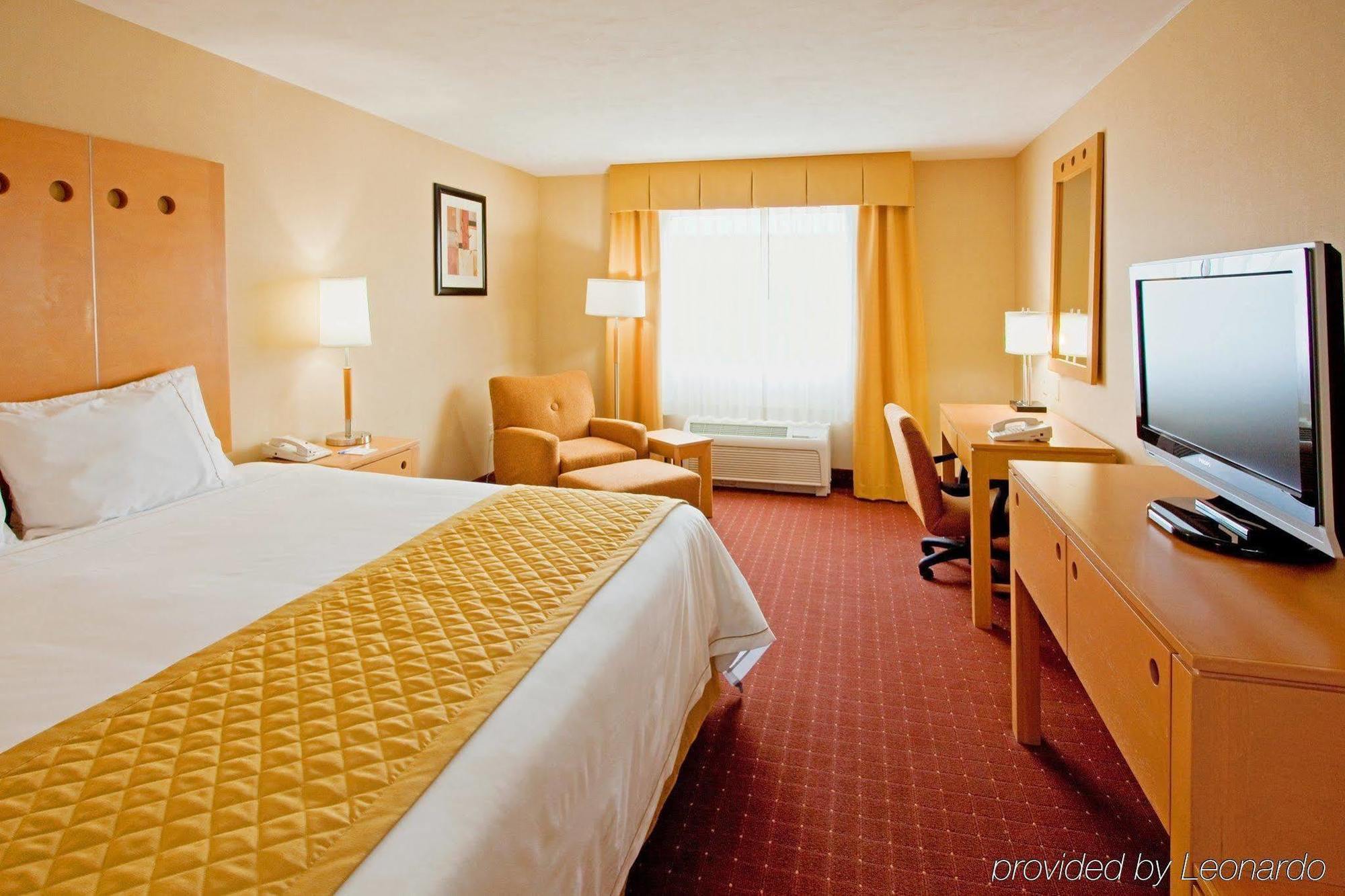 Hotel Express Zona Aeropuerto By Ihg
