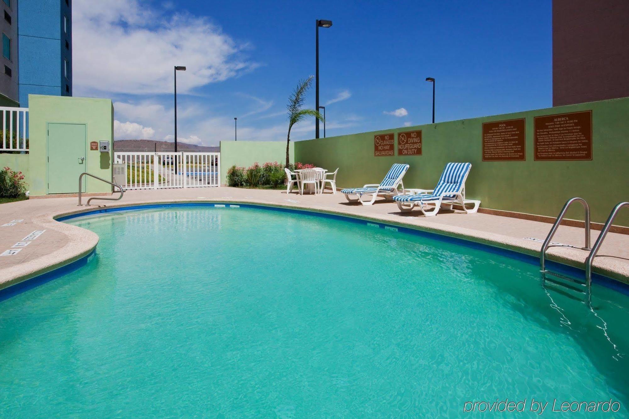 Hotel Express Zona Aeropuerto By Ihg 4*