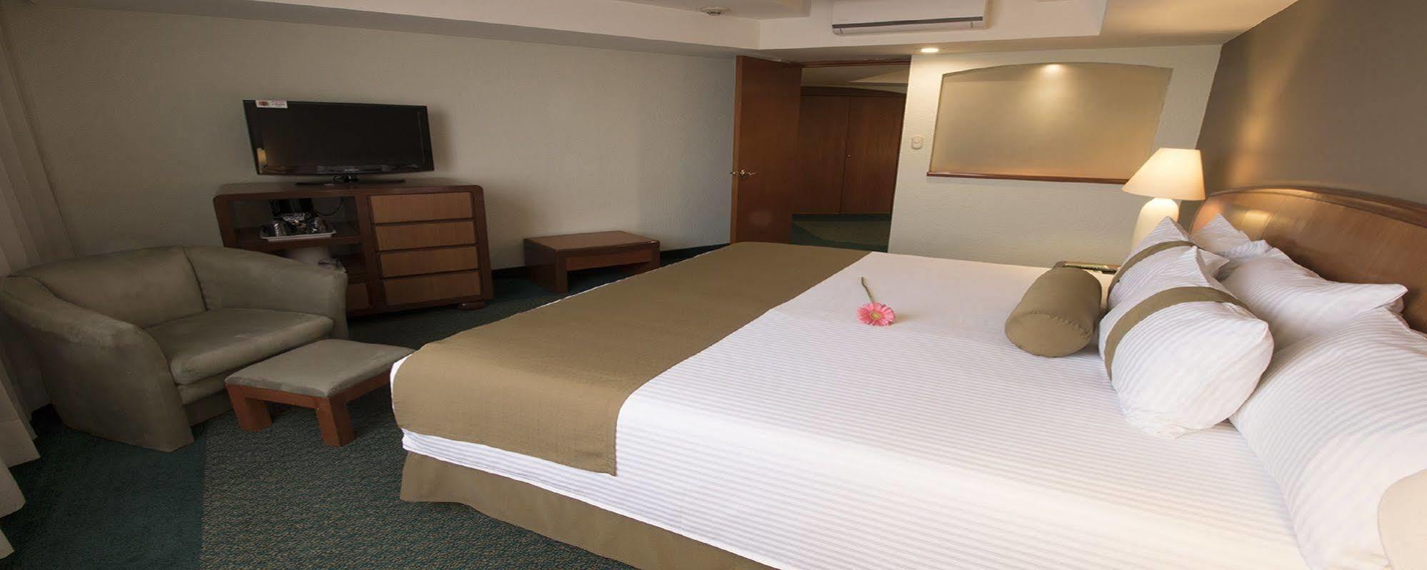 Hotel Mision Toreo Centro De Convenciones 4*
