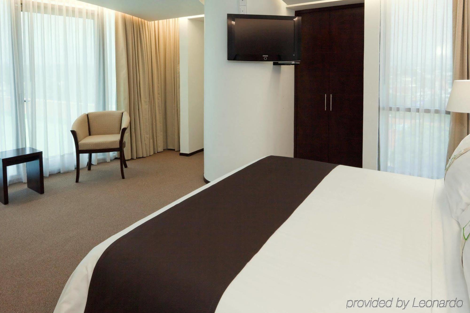 Hotel & Medica Sur, An Ihg 4*