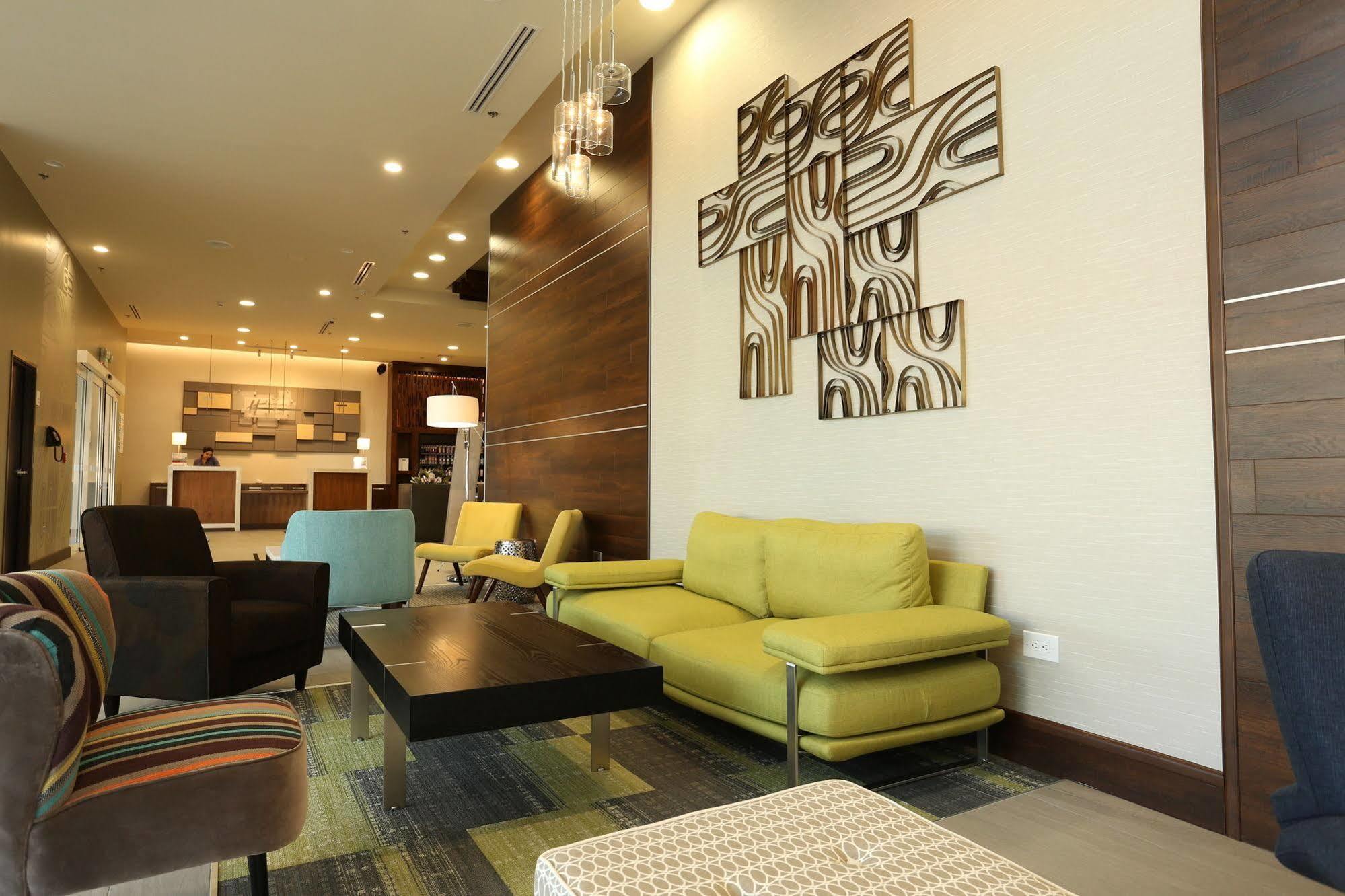 Hotel Express & By Ihg