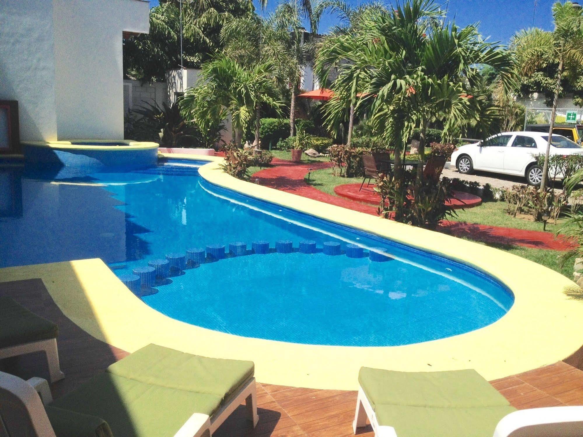 Hotel Y Los Encantos 3*