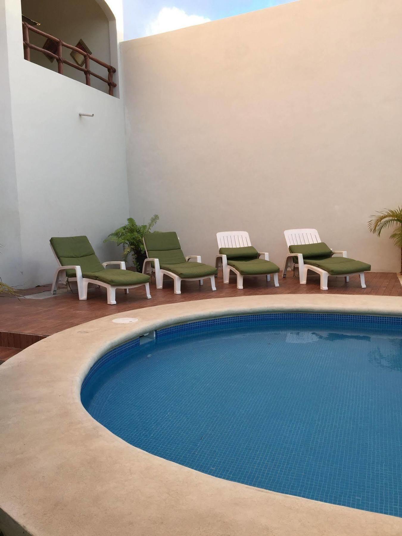 Hotel Y Los Encantos 3*