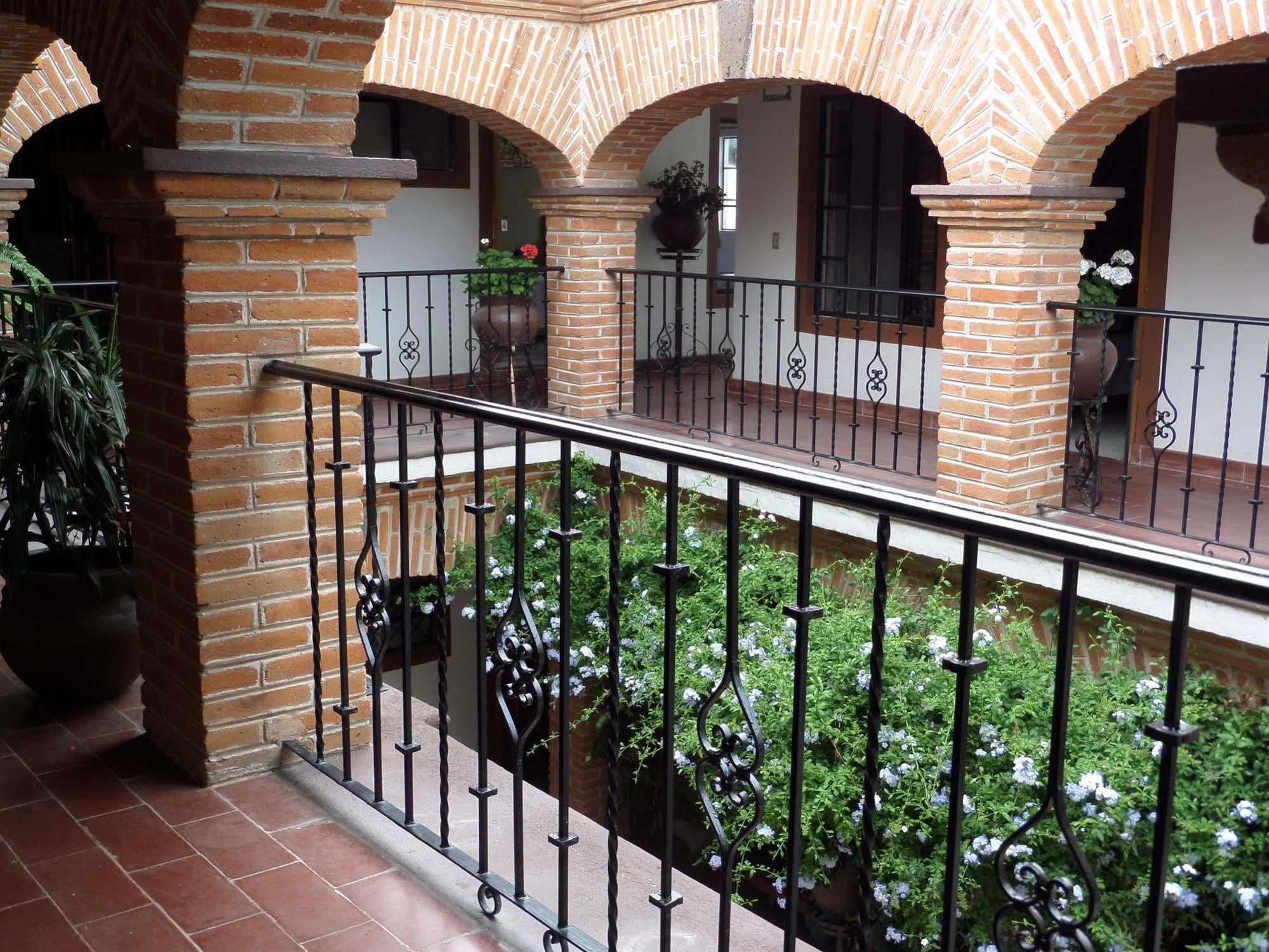 Hotel Casa De Vino