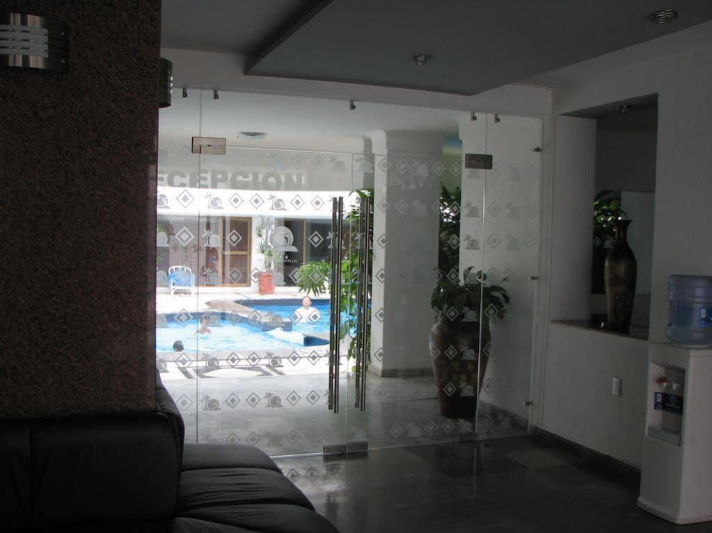 Y Plaza