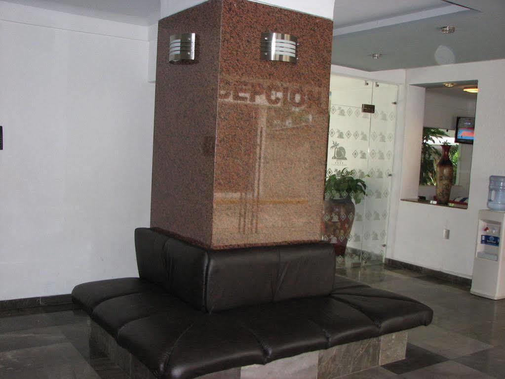 Y Plaza 2* Manzanillo
